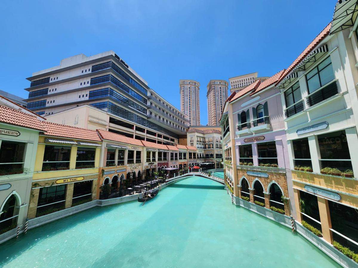 Spacious Cozy Suite At The Venice Mall With Free Parking And Washing Machine (Adults Only) Taguig Buitenkant foto