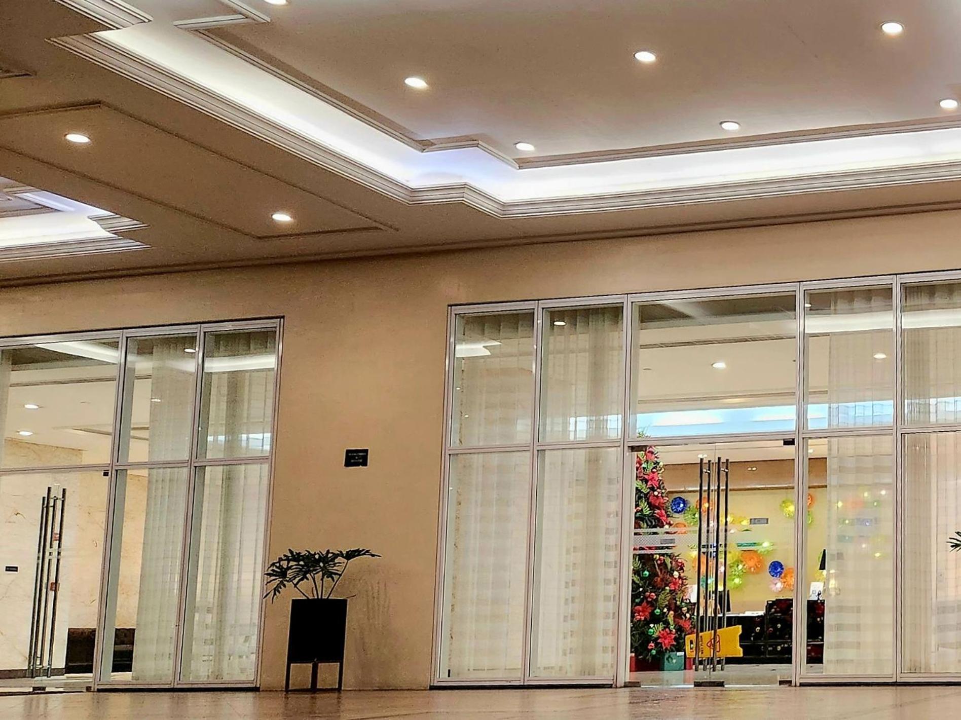 Spacious Cozy Suite At The Venice Mall With Free Parking And Washing Machine (Adults Only) Taguig Buitenkant foto